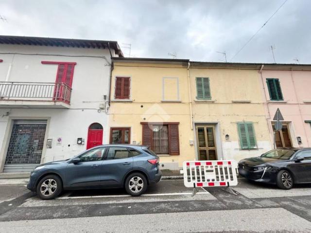 Villa Indipendente in affitto a Mezzana, Prato