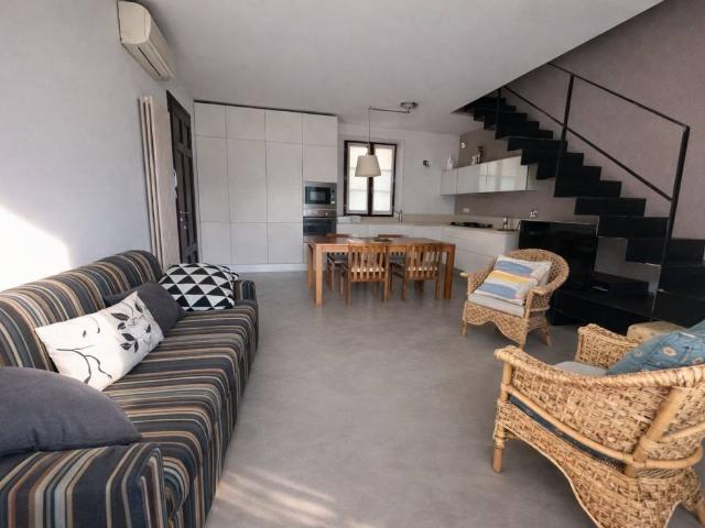 Villa Indipendente in affitto a Prato, Toscana