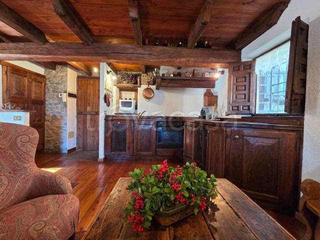 Villa Indipendente in affitto a Pré-Saint-Didier, Aosta