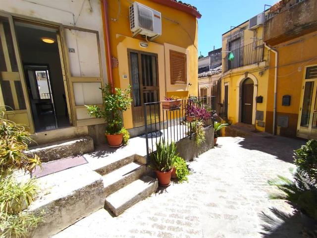 Villa Indipendente in affitto a Ragusa, Ragusa Ibla