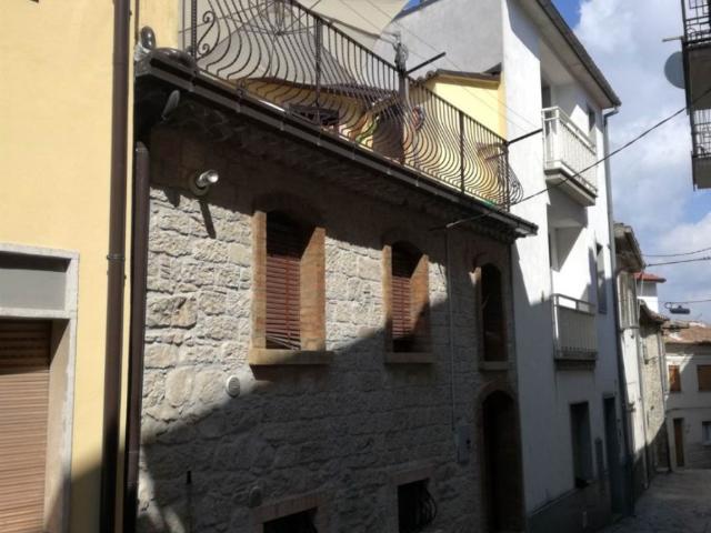 Villa Indipendente in affitto a Riccia, Molise