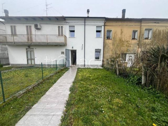 Villa Indipendente in affitto a Unione Terre e Fiumi, Berra