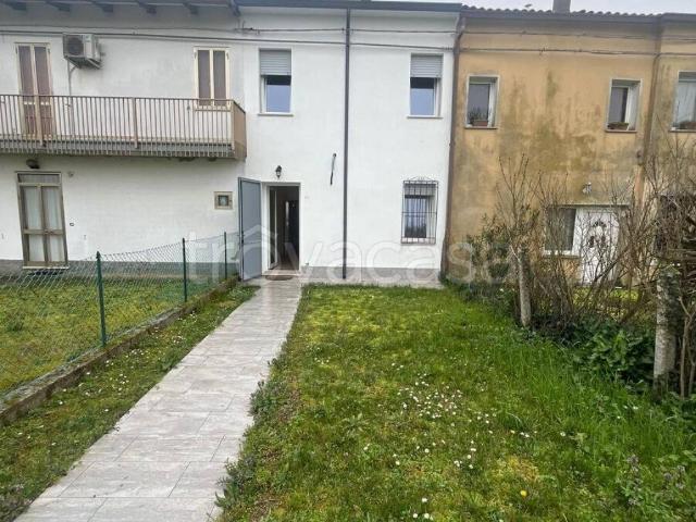 Villa Indipendente in affitto a Unione Terre e Fiumi, Berra