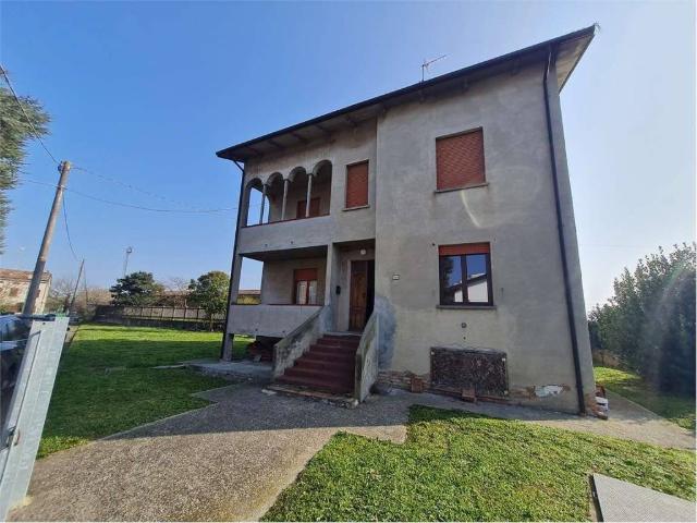 Villa Indipendente in affitto a Pianura Reggiana, Re
