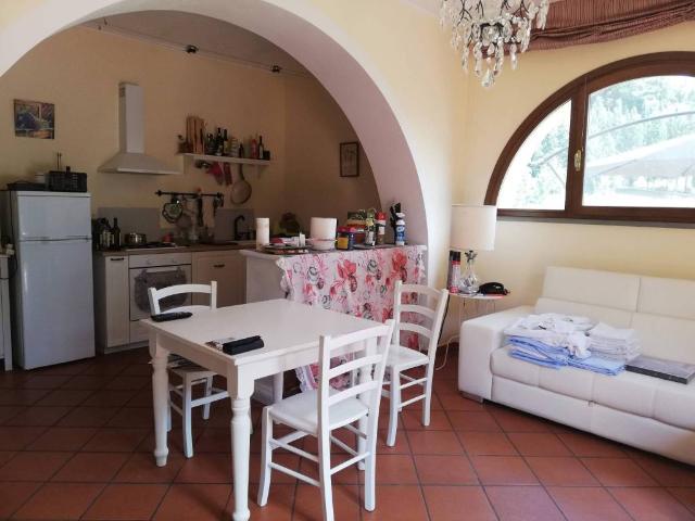 Villa Indipendente in affitto a Santa Maria A Monte, Toscana