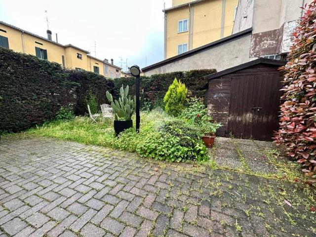 Villa Indipendente in affitto a Val d’Enza, Re