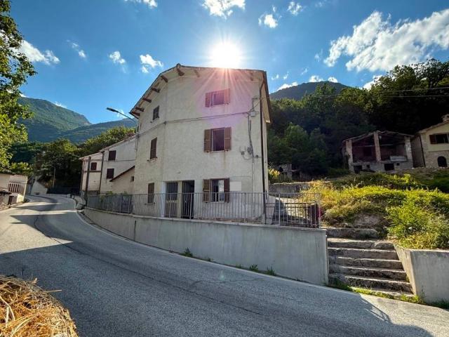 Villa Indipendente in affitto a Marche, Macerata