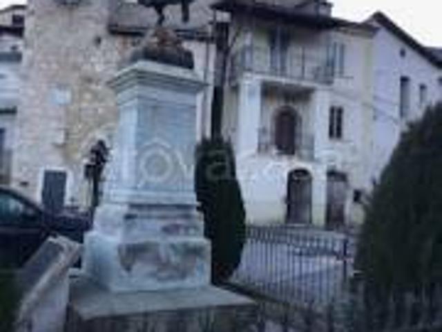 Villa Indipendente in affitto a Secinaro, Abruzzo