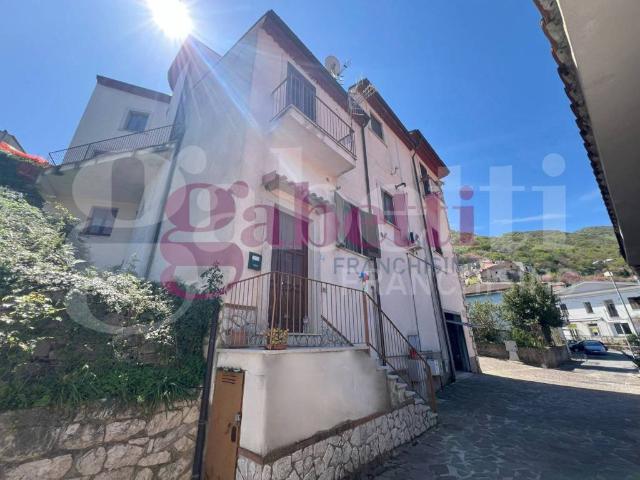 Villa Indipendente in affitto a Sesto Campano, Molise