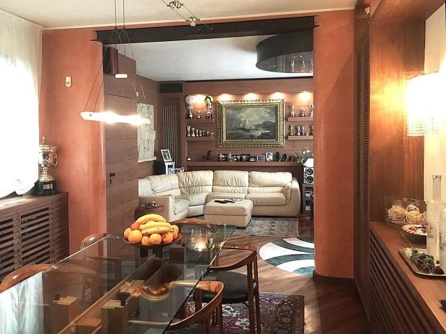 Villa Indipendente in affitto a Lanzago, Silea
