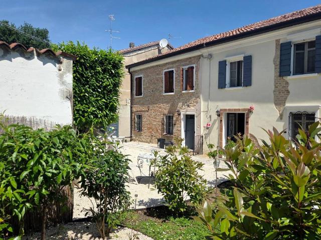 Villa Indipendente in affitto a Sustinente, Lombardia