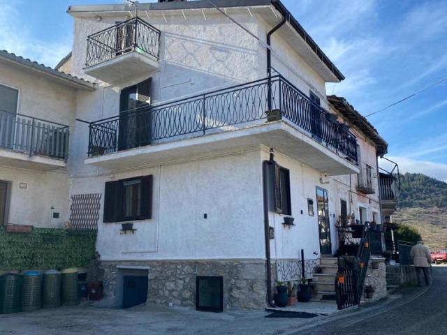 Villa Indipendente in affitto a Tagliacozzo, Abruzzo