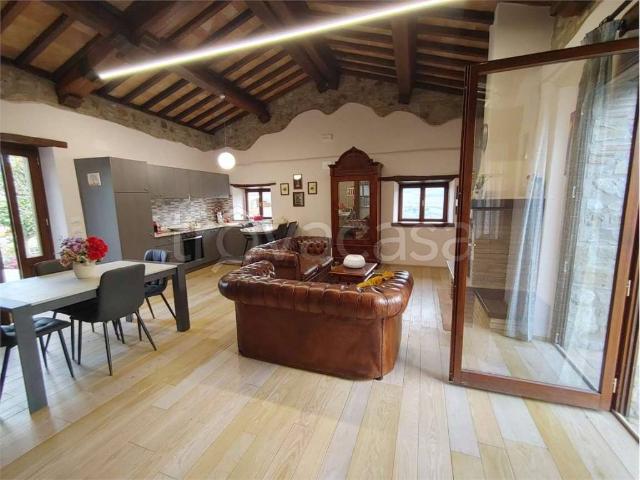 Villa Indipendente in affitto a Izzalini, Umbria