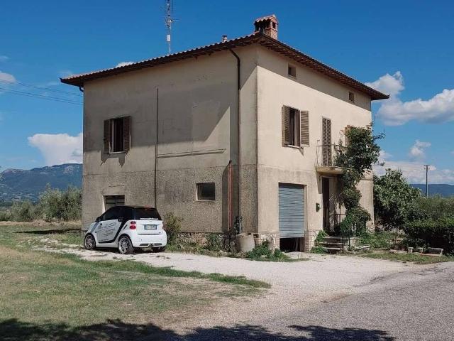 Villa Indipendente in affitto a Izzalini, Umbria