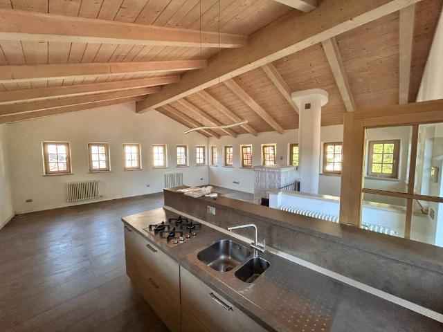 Villa Indipendente in affitto a Territorio Val d'Adige, Trento