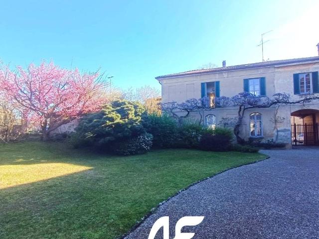 Villa Indipendente in affitto a Ponte, Triuggio