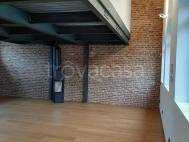 Villa Indipendente in affitto a Trivolzio, Lombardia