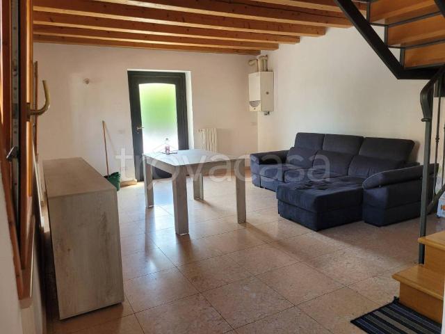 Villa Indipendente in affitto a Marzana, Brenzone