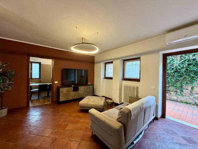 Villa Indipendente in affitto a Centro storico, Brenzone