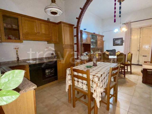 Villa Indipendente in affitto a Adrano, Sicilia