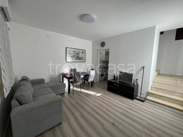 Villa Indipendente in affitto a Canneto Pavese, Pavia