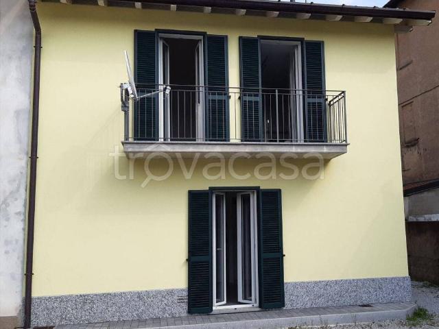 Villa Indipendente in affitto a Comunità Montana del Piambello, Cantello