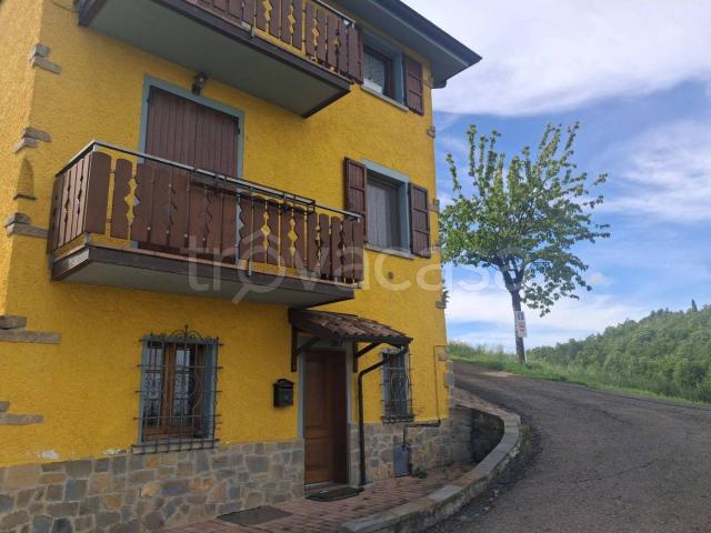 Villa Indipendente in affitto a Appennino Reggiano, Re