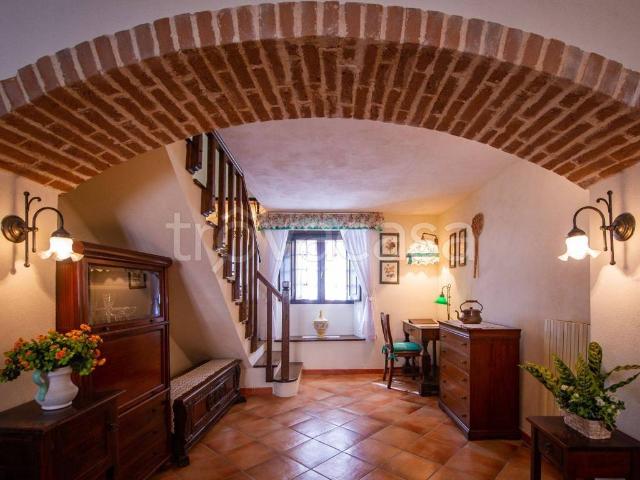 Villa Indipendente in affitto a Castelvecchio Calvisio, Abruzzo