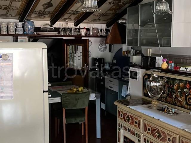 Villa Indipendente in affitto a Rova, Gazzaniga