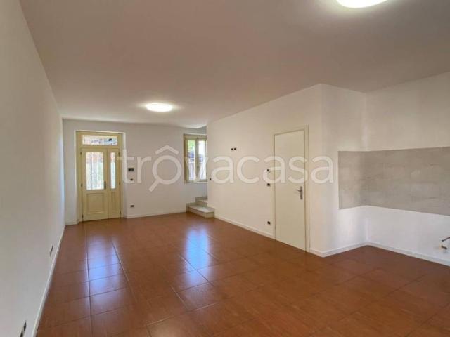 Villa Indipendente in affitto a Leno, Lombardia