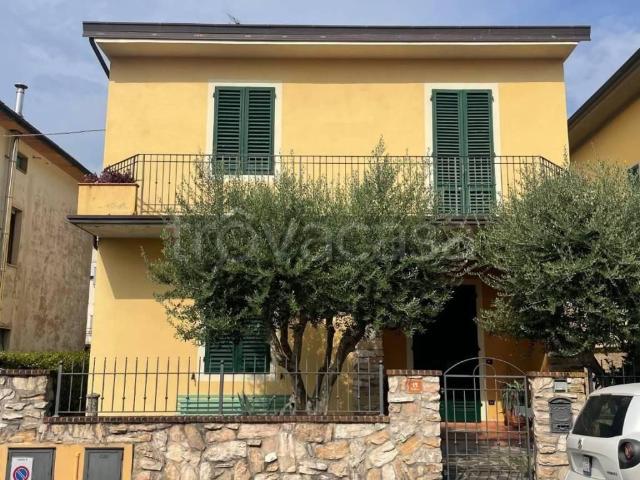Villa Indipendente in affitto a Montale Alto, Montale