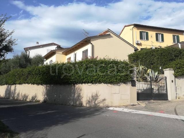 Villa Indipendente in affitto a Montemurlo, Toscana