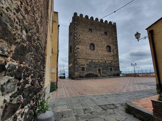Villa Indipendente in affitto a Motta Sant'anastasia, Sicilia