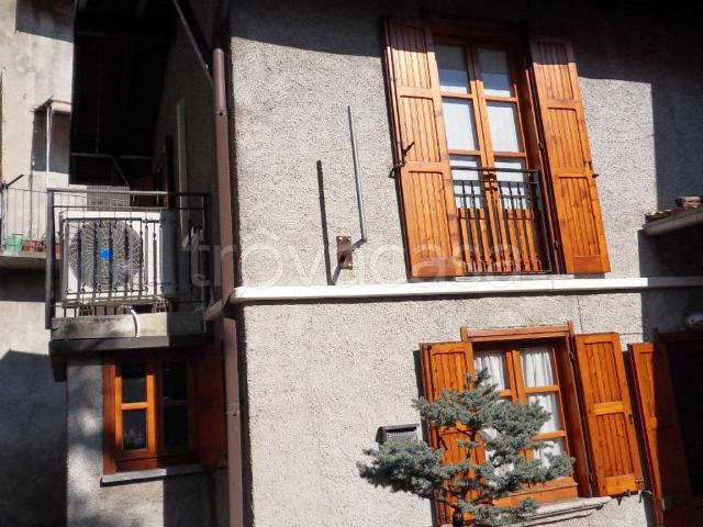 Villa Indipendente in affitto a Oliveto Lario, Lombardia