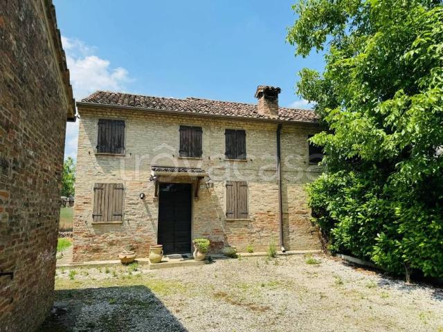 Villa Indipendente in affitto a San Giacomo delle Segnate, Mantova