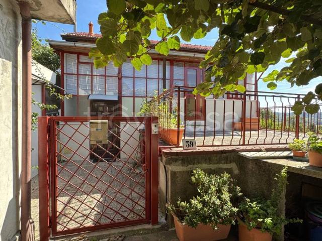 Villa Indipendente in affitto a Lissago, Varese