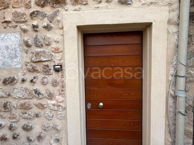 Villa Indipendente in affitto a Quinzano, Brenzone
