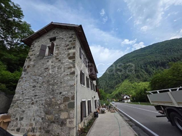 Villa Indipendente in affitto a La Valle Agordina, Veneto