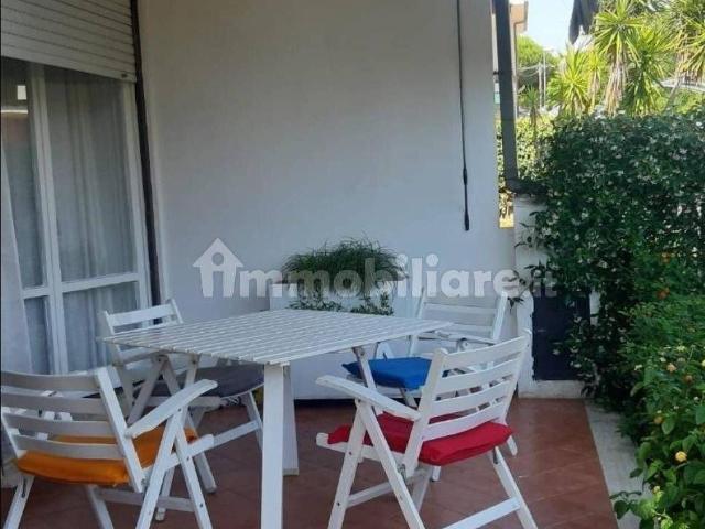 Villa Indipendente in affitto a Marina di Tor San Lorenzo Sud, Roma Capitale