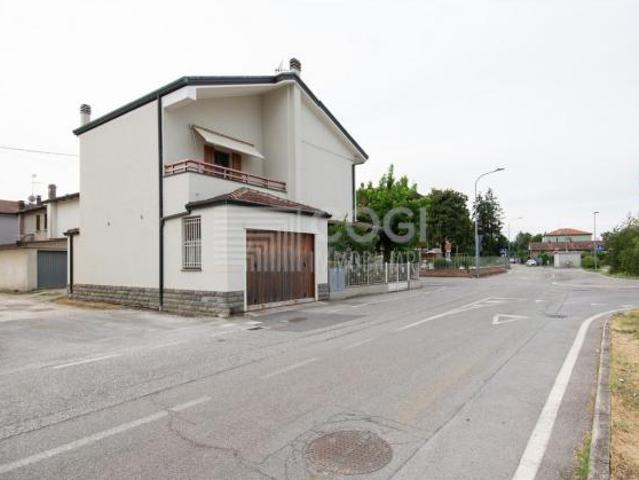 Villa Indipendente in vendita a Bagnara di Romagna, Ravenna