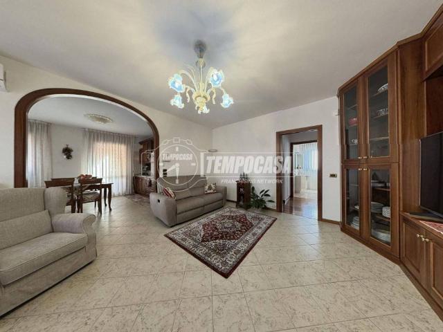Villa Indipendente in vendita a Giarre, Abano Terme Bagni