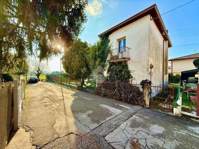 Villa Indipendente in vendita a Giarre, Abano Terme Bagni