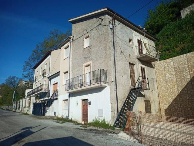 Villa Indipendente in vendita a Abbateggio, Abruzzo