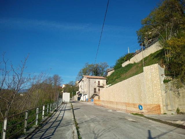 Villa Indipendente in vendita a Abbateggio, Abruzzo