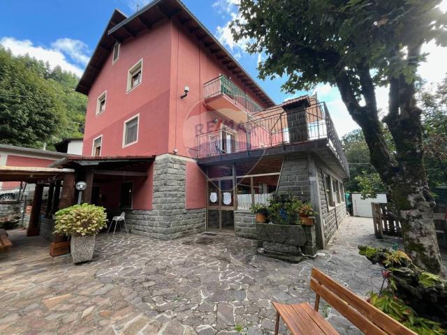 Villa Indipendente in vendita a Rivoreta, Cutigliano