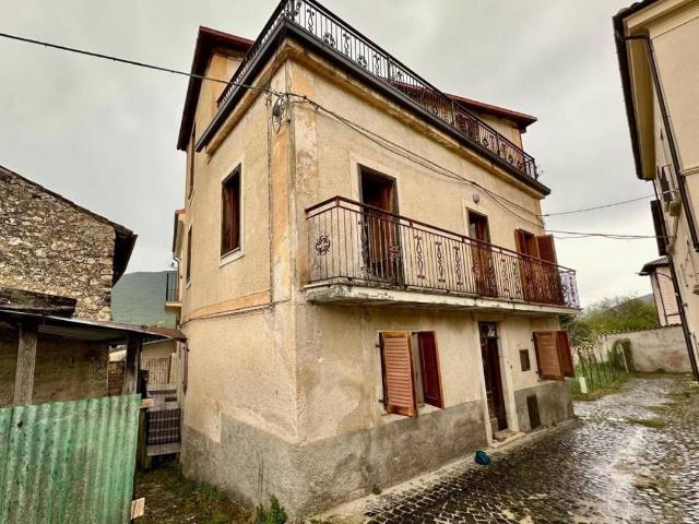 Villa Indipendente in vendita a Acciano, Abruzzo