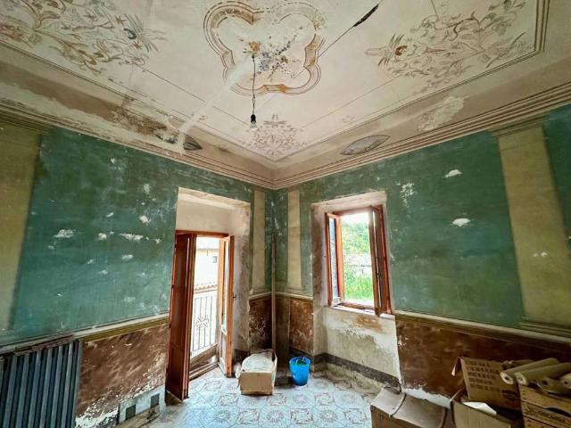 Villa Indipendente in vendita a Acciano, Abruzzo