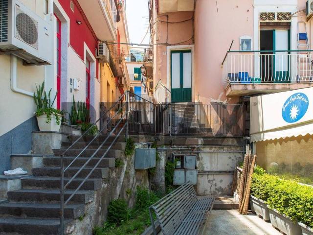 Villa Indipendente in vendita a Aci Castello, Sicilia