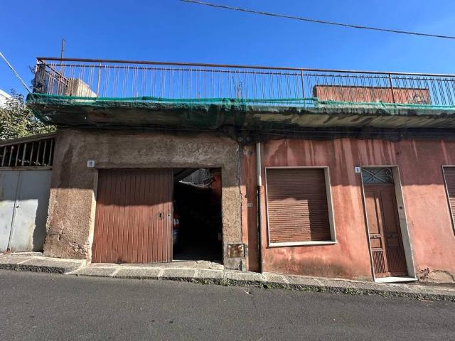 Villa Indipendente in vendita a Ficarazzi, Aci Castello