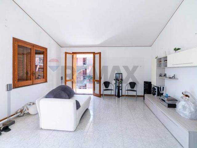 Villa Indipendente in vendita a Aci Catena, Sicilia